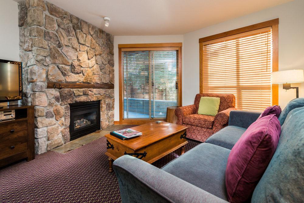 Hotel Lodging Ovations Whistler Esterno foto