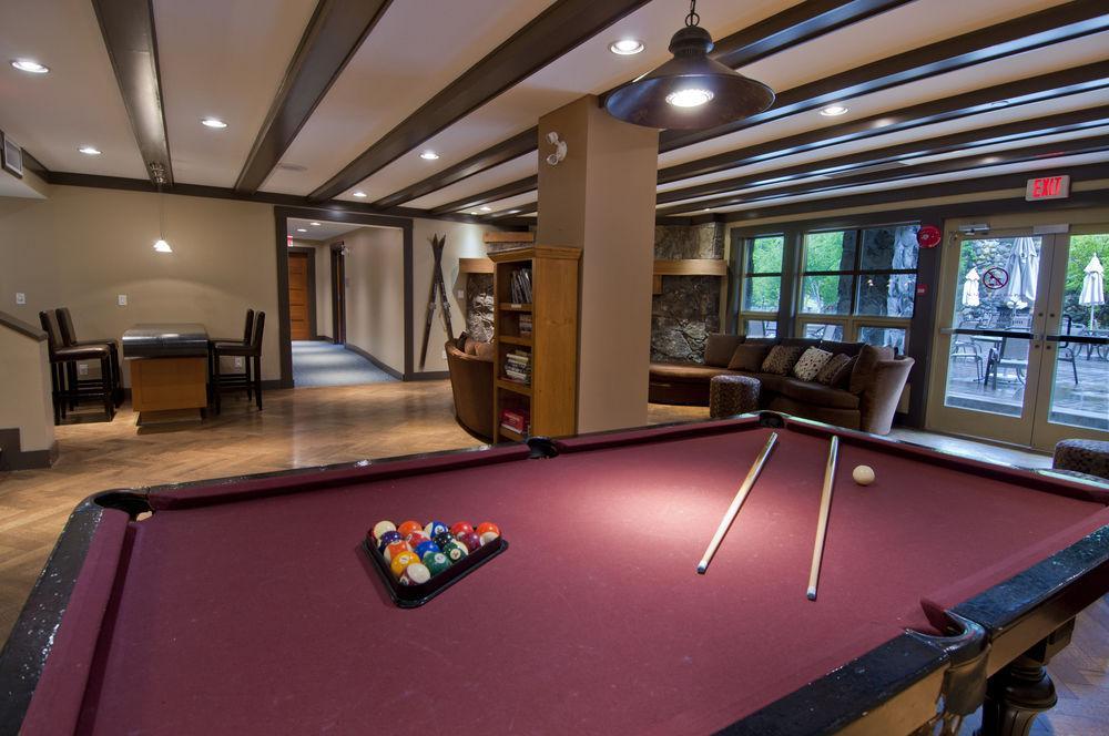 Hotel Lodging Ovations Whistler Esterno foto