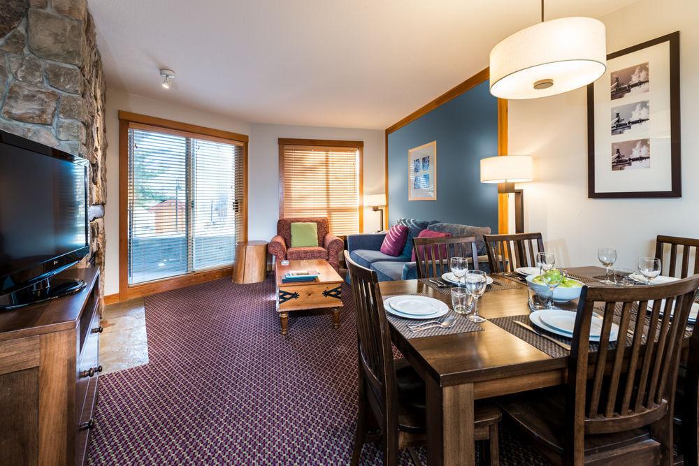 Hotel Lodging Ovations Whistler Esterno foto