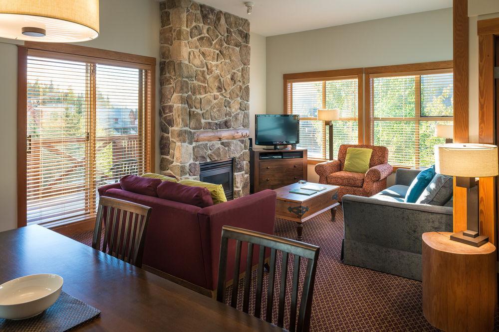 Hotel Lodging Ovations Whistler Esterno foto