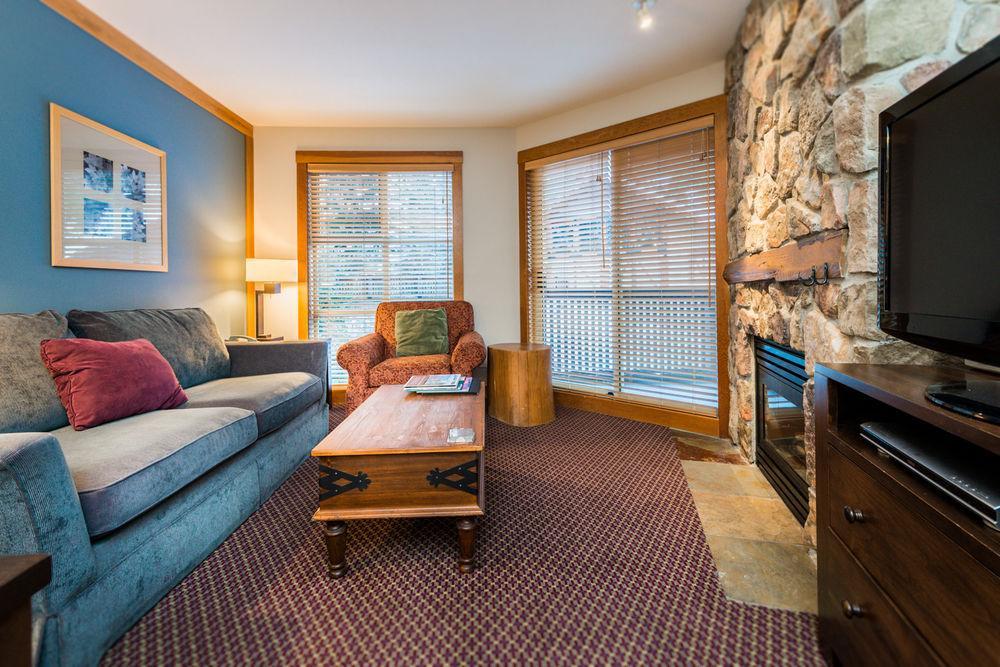 Hotel Lodging Ovations Whistler Esterno foto